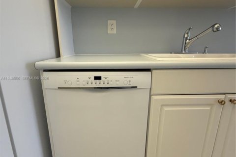 Купить кондоминиум в Санни-Айлс-Бич, Флорида 2 спальни, 170.94м2, № 2005821 - фото 14