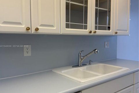 Купить кондоминиум в Санни-Айлс-Бич, Флорида 2 спальни, 170.94м2, № 2005821 - фото 11