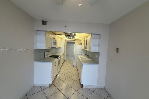 Купить кондоминиум в Санни-Айлс-Бич, Флорида 2 спальни, 170.94м2, № 2005821 - фото 12