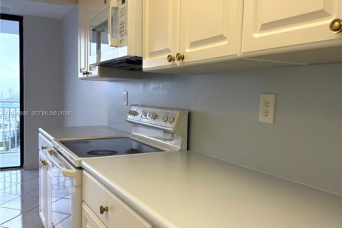 Купить кондоминиум в Санни-Айлс-Бич, Флорида 2 спальни, 170.94м2, № 2005821 - фото 10