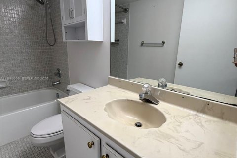 Купить кондоминиум в Санни-Айлс-Бич, Флорида 2 спальни, 170.94м2, № 2005821 - фото 27