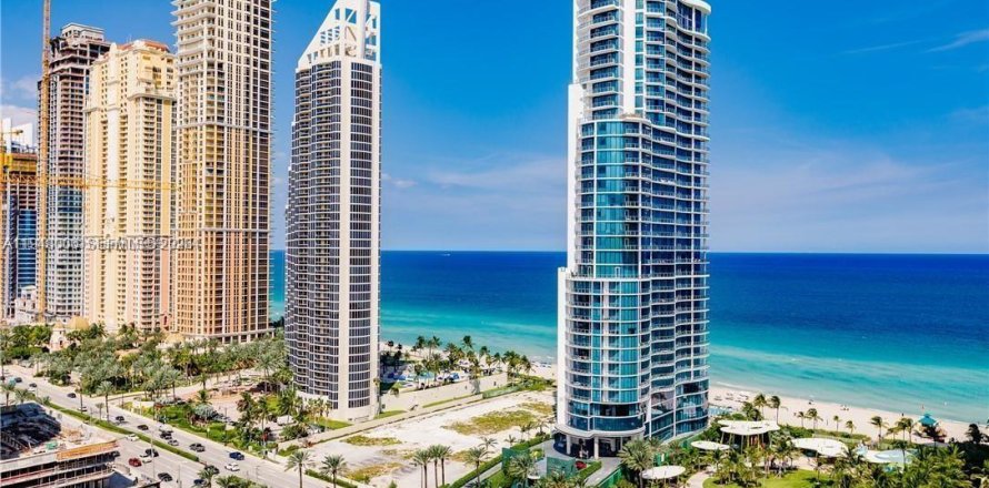 Кондоминиум с 2 спальнями в Санни-Айлс-Бич, Флорида № 2005821