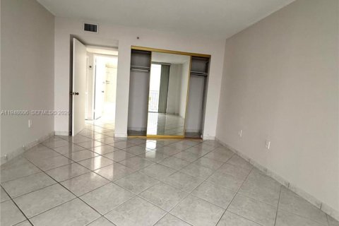 Купить кондоминиум в Санни-Айлс-Бич, Флорида 2 спальни, 170.94м2, № 2005821 - фото 24