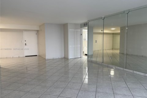 Купить кондоминиум в Санни-Айлс-Бич, Флорида 2 спальни, 170.94м2, № 2005821 - фото 5