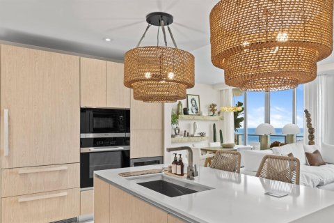 Condo in Riviera Beach, Florida, 2 bedrooms № 2158524