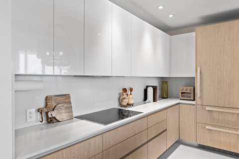 Condo in Riviera Beach, Florida, 2 bedrooms  № 2158524 - photo 5