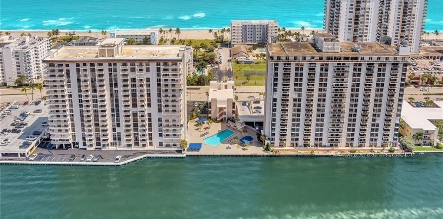 Condominio en Hollywood, Florida, 1 dormitorio № 1103594