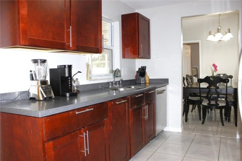 Villa ou maison à vendre à Tampa, Floride: 4 chambres, 283.17 m2 № 1904958 - photo 28