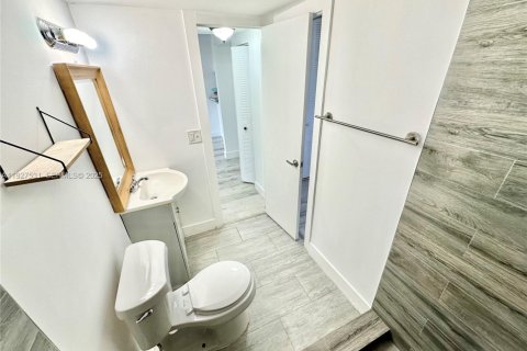 Copropriété à louer à Miami, Floride: 2 chambres, 74.32 m2 № 1986307 - photo 14