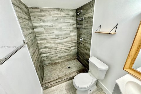 Copropriété à louer à Miami, Floride: 2 chambres, 74.32 m2 № 1986307 - photo 13