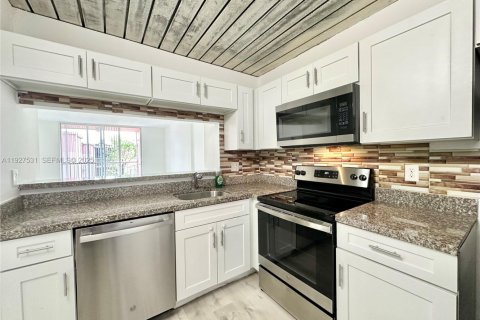 Copropriété à louer à Miami, Floride: 2 chambres, 74.32 m2 № 1986307 - photo 26