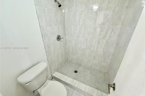 Copropriété à louer à Miami, Floride: 2 chambres, 74.32 m2 № 1986307 - photo 18
