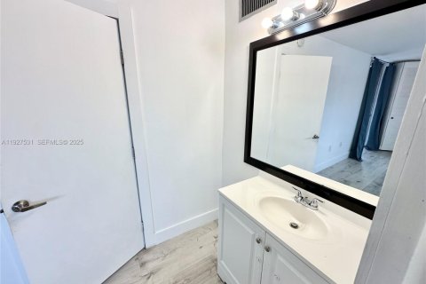 Copropriété à louer à Miami, Floride: 2 chambres, 74.32 m2 № 1986307 - photo 19