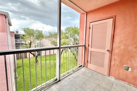 Copropriété à louer à Miami, Floride: 2 chambres, 74.32 m2 № 1986307 - photo 7