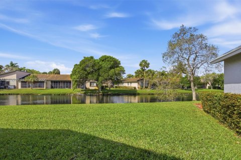 Купить кондоминиум в Уэстон, Флорида 3 спальни, 118.08м2, № 2043380 - фото 28