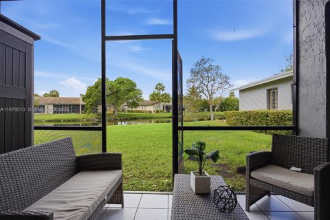 Купить кондоминиум в Уэстон, Флорида 3 спальни, 118.08м2, № 2043380 - фото 3