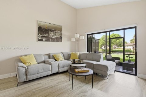 Купить кондоминиум в Уэстон, Флорида 3 спальни, 118.08м2, № 2043380 - фото 5