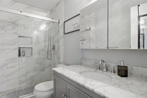 Купить кондоминиум в Уэстон, Флорида 3 спальни, 118.08м2, № 2043380 - фото 17