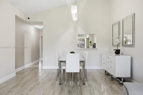 Купить кондоминиум в Уэстон, Флорида 3 спальни, 118.08м2, № 2043380 - фото 10