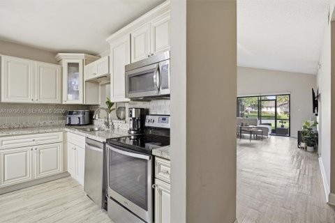 Купить кондоминиум в Уэстон, Флорида 3 спальни, 118.08м2, № 2043380 - фото 14