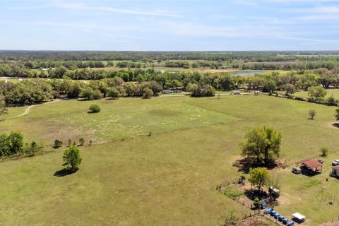 House in Center Hill, Florida 4 bedrooms, 254.74 sq.m. № 1537421 - photo 28