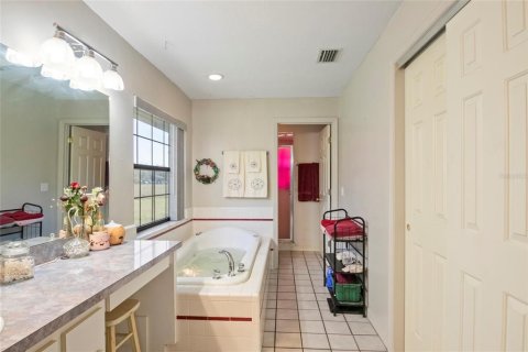House in Center Hill, Florida 4 bedrooms, 254.74 sq.m. № 1537421 - photo 14