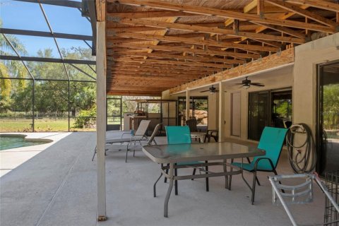House in Center Hill, Florida 4 bedrooms, 254.74 sq.m. № 1537421 - photo 23