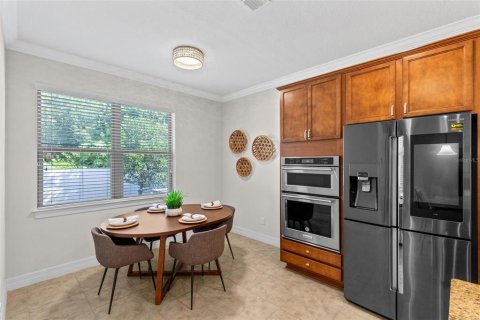 House in Lake Mary, Florida 3 bedrooms, 194.35 sq.m. № 2393586 - photo 8