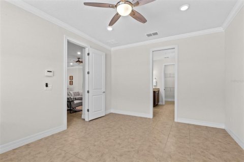House in Lake Mary, Florida 3 bedrooms, 194.35 sq.m. № 2393586 - photo 14