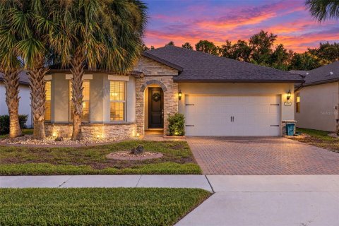 House in Lake Mary, Florida 3 bedrooms, 194.35 sq.m. № 2393586