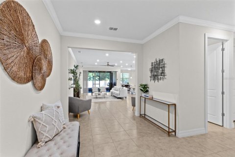 House in Lake Mary, Florida 3 bedrooms, 194.35 sq.m. № 2393586 - photo 2