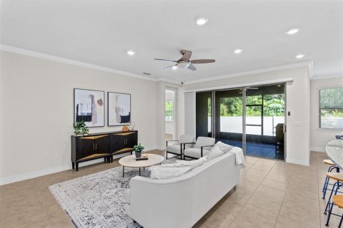 House in Lake Mary, Florida 3 bedrooms, 194.35 sq.m. № 2393586 - photo 5