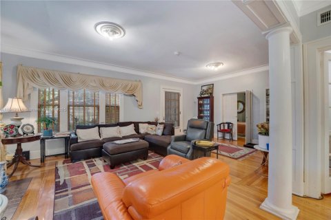 Propiedad comercial en venta en Miami, Florida, 330.17 m2 № 1968145 - foto 4