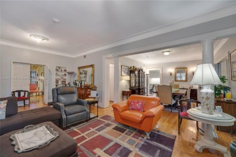 Propiedad comercial en venta en Miami, Florida, 330.17 m2 № 1968145 - foto 5