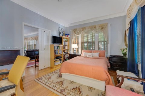 Propiedad comercial en venta en Miami, Florida, 330.17 m2 № 1968145 - foto 9