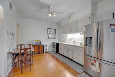 Propiedad comercial en venta en Miami, Florida, 330.17 m2 № 1968145 - foto 16