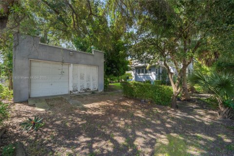 Propiedad comercial en venta en Miami, Florida, 330.17 m2 № 1968145 - foto 22