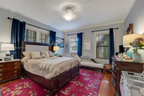 Propiedad comercial en venta en Miami, Florida, 330.17 m2 № 1968145 - foto 13