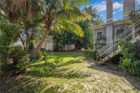 Propiedad comercial en venta en Miami, Florida, 330.17 m2 № 1968145 - foto 26