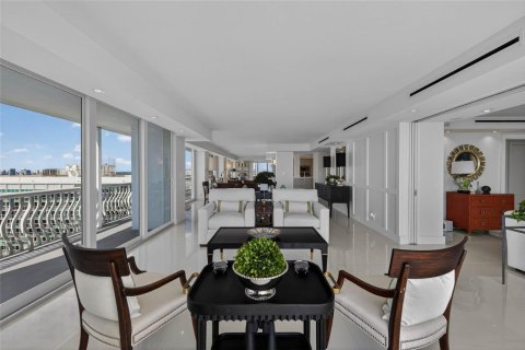 Condo in Fort Lauderdale, Florida, 5 bedrooms  № 2428159 - photo 19