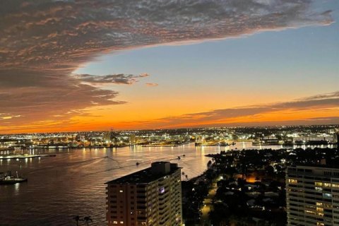 Condo in Fort Lauderdale, Florida, 5 bedrooms  № 2428159 - photo 10