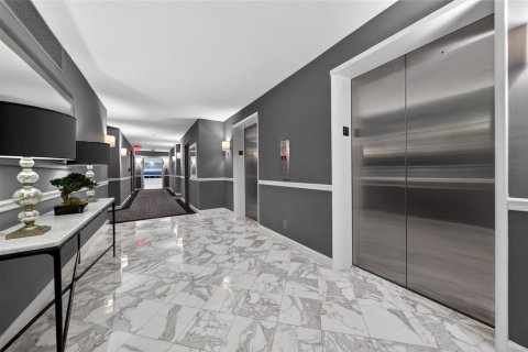 Condo in Fort Lauderdale, Florida, 5 bedrooms  № 2428159 - photo 12