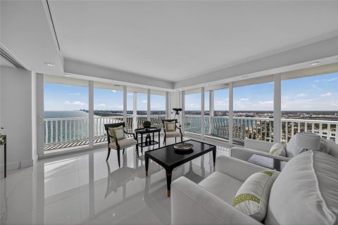 Condo in Fort Lauderdale, Florida, 5 bedrooms  № 2428159 - photo 16