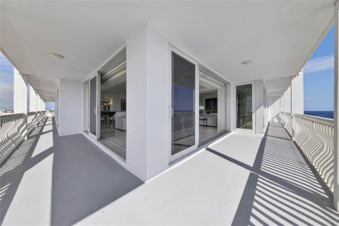 Condo in Fort Lauderdale, Florida, 5 bedrooms  № 2428159 - photo 27