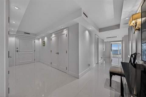Condo in Fort Lauderdale, Florida, 5 bedrooms  № 2428159 - photo 14