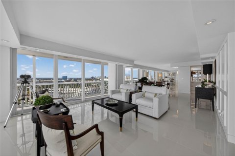 Condo in Fort Lauderdale, Florida, 5 bedrooms  № 2428159 - photo 18