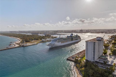 Condo in Fort Lauderdale, Florida, 5 bedrooms  № 2428159 - photo 6