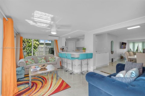 House in Margate, Florida 3 bedrooms, 141.03 sq.m. № 1954993 - photo 11