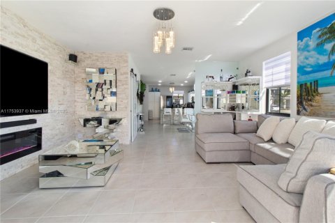 Townhouse in Florida City, Florida 3 bedrooms № 1860121 - photo 11