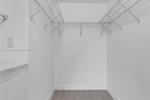 Condo in Coconut Creek, Florida, 2 bedrooms  № 1708777 - photo 12